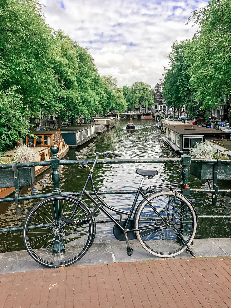 Amsterdam Canal.A Guide to Amsterdam l Travel Guide l A Style Alike l 5 Days in Amsterdam