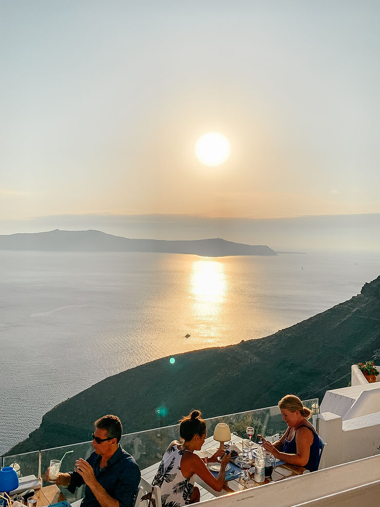 A Guide to Santorini l 4 Days in Santorini l A Style Alike l Travel Guide l Greece